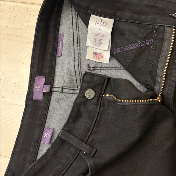 NYD Jeans in EUC, Size 6/8, Lift&Tuck Technology - Picture 3 of 4